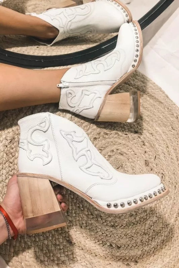 Elisa | Western-Stiefeletten in Nude mit Blockabsatz & Nieten