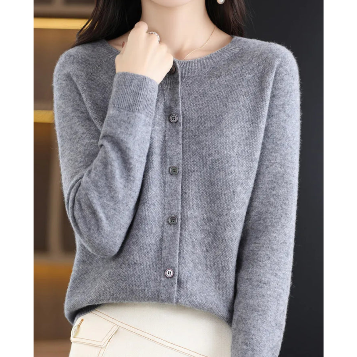 Luxuriöse Damen Strickjacke aus 100% Merinowolle mit O-Ausschnitt und Cashmere Touch