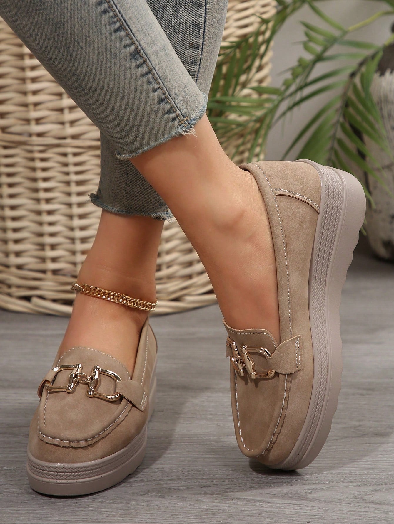 Bequeme Damen-Loafers mit elegantem Metallakzent