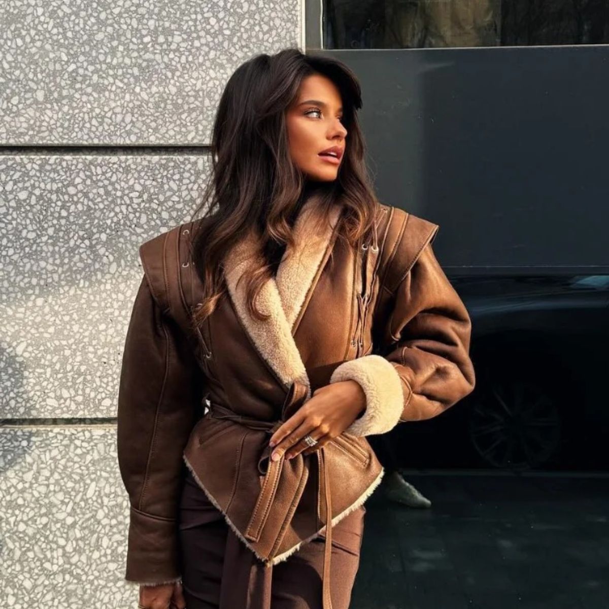 Paloma | Stylische Kunstlederjacke mit Teddy-Futter und Schnürdetails