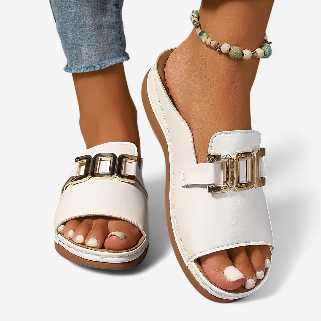 Nives – Offene Komfort-Pantolette mit Zierschnalle