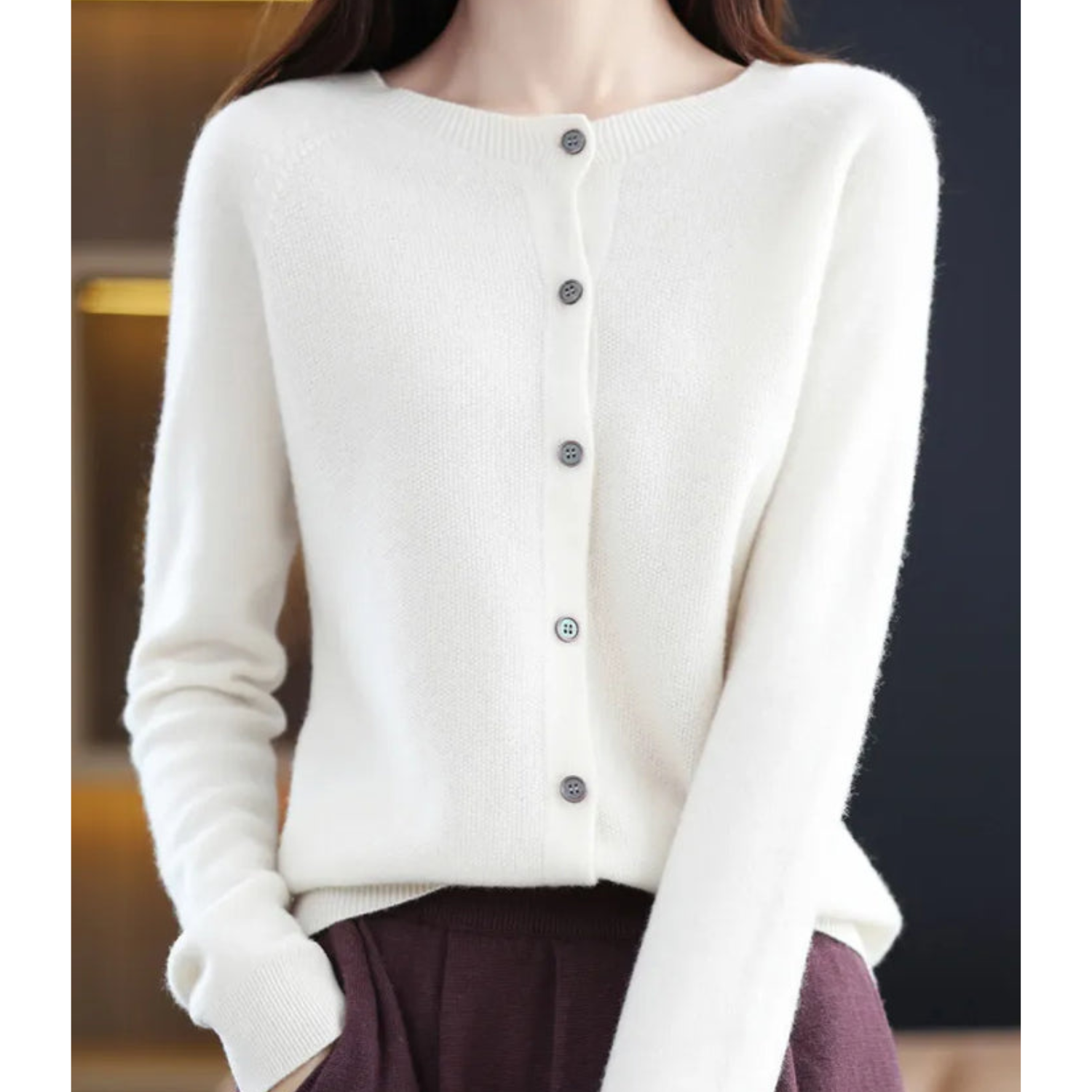 Luxuriöse Damen Strickjacke aus 100% Merinowolle mit O-Ausschnitt und Cashmere Touch