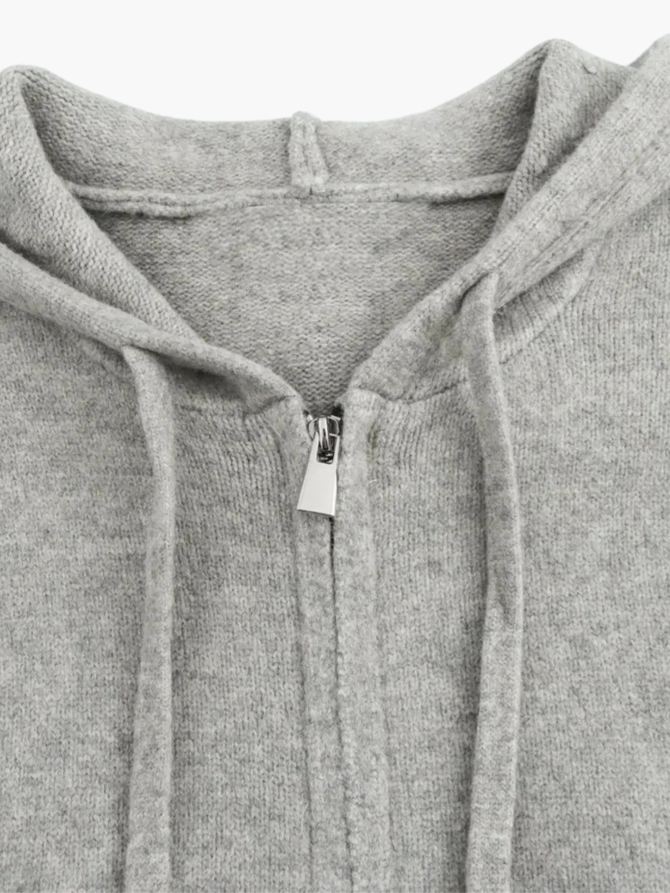 Kornelia | Strickjacke mit Kapuze und Reißverschluss