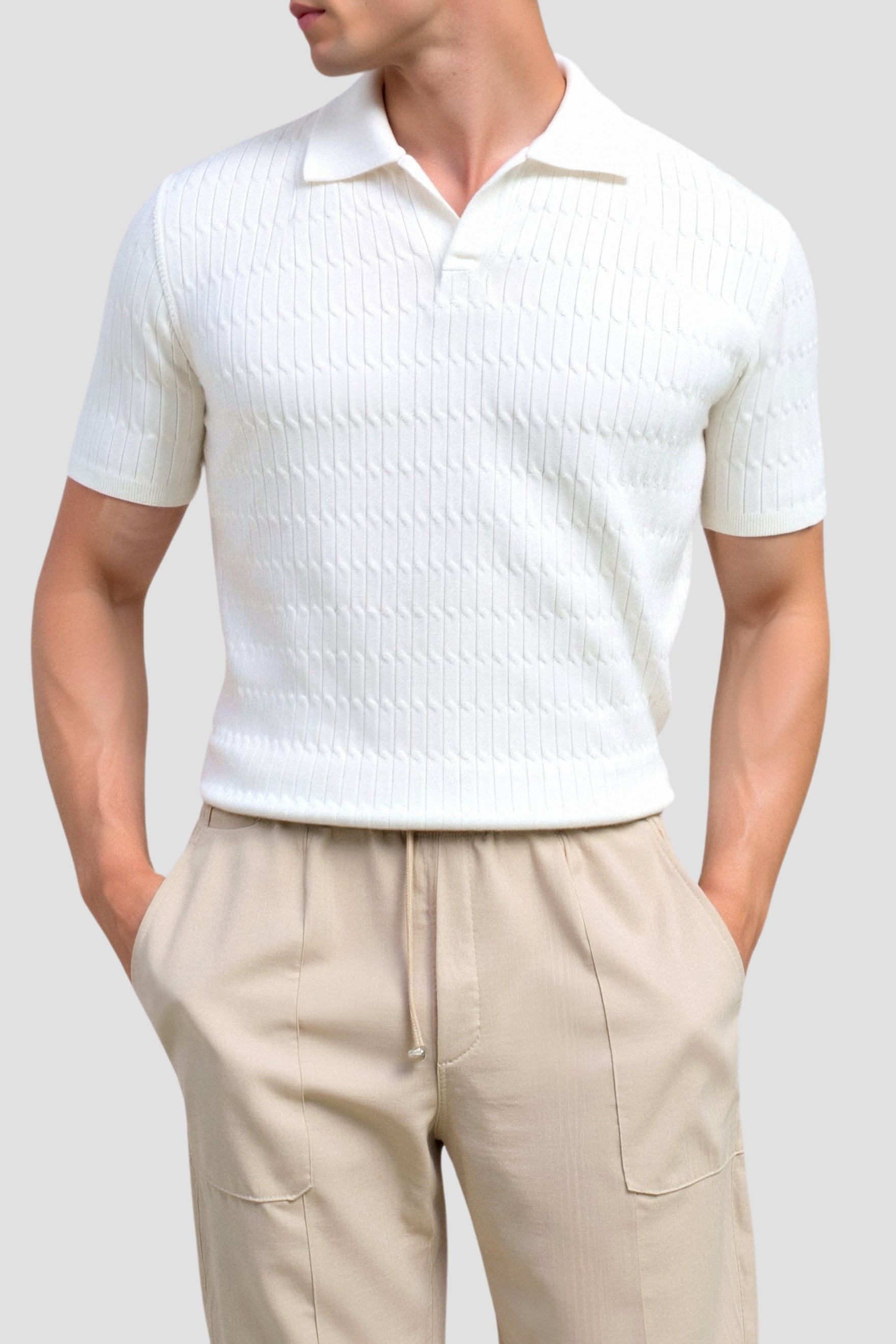 Weißes Strick-Poloshirt mit Strukturmuster