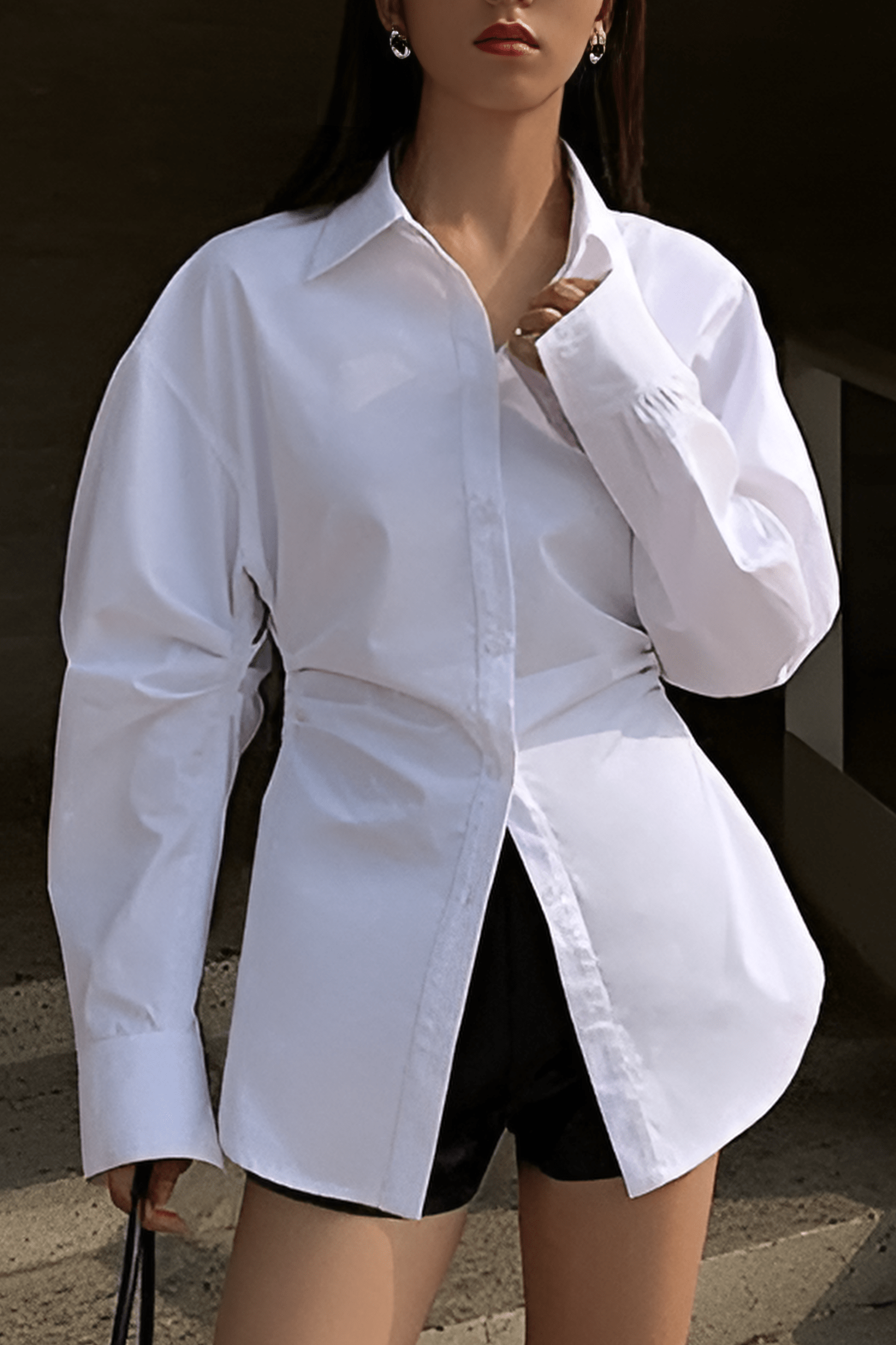 Ilaria | Weißes Oversized-Hemd mit betonter Taille und klassischem Kragen