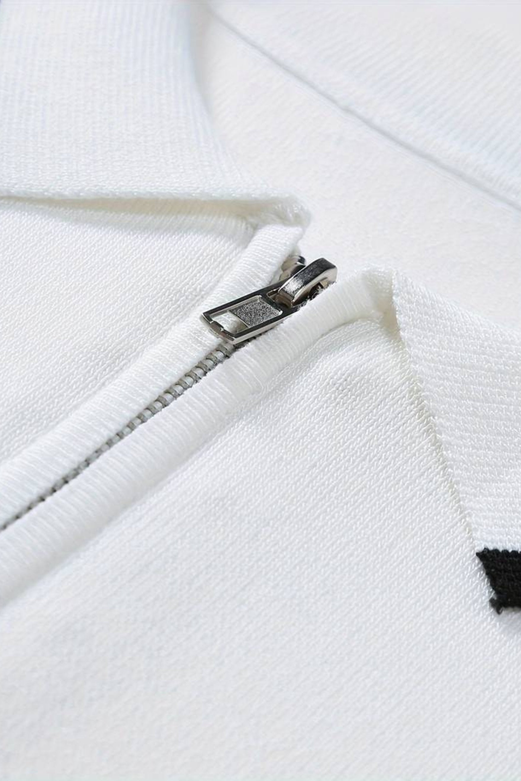 Klassisches Poloshirt mit Reißverschluss und Kontrastdetails