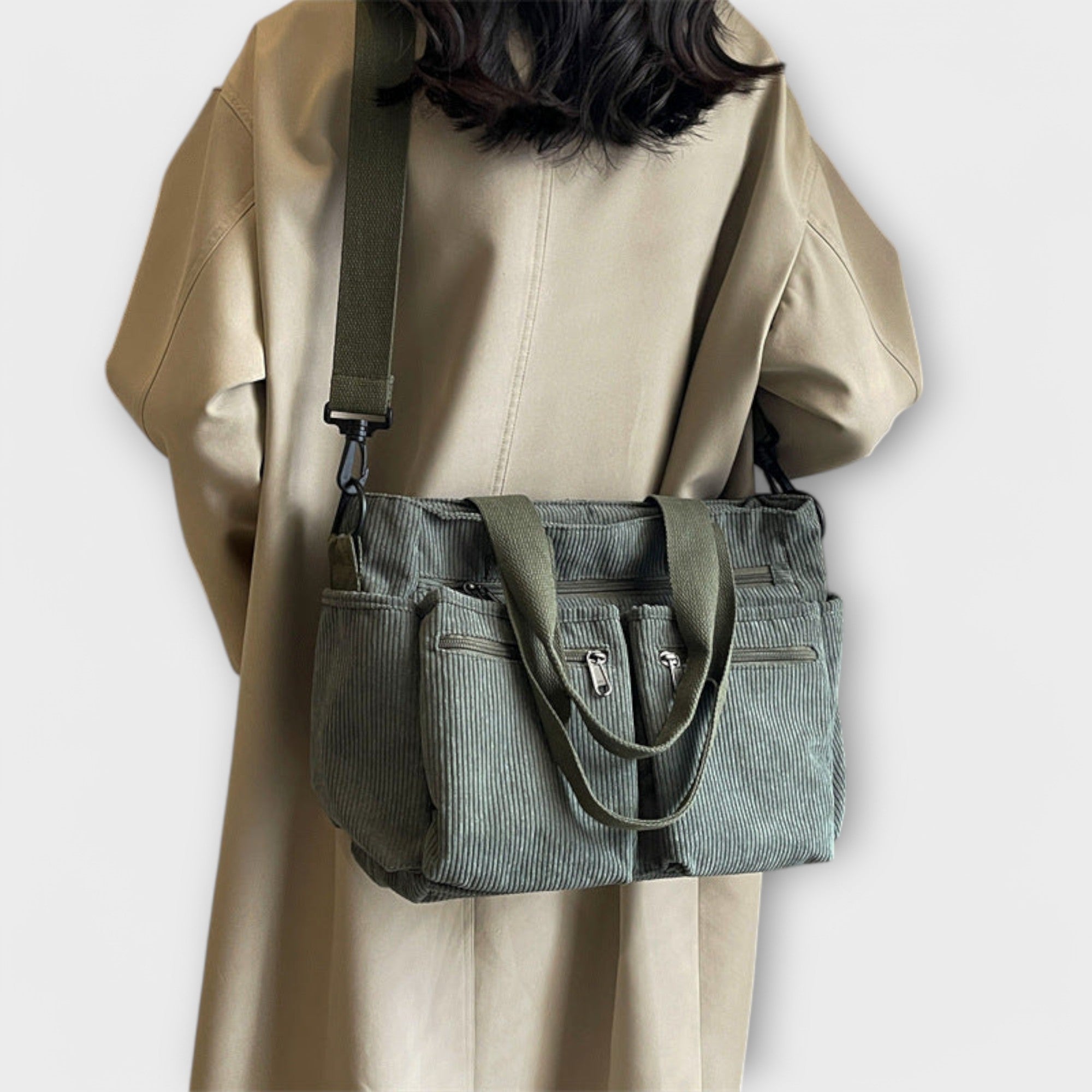 Lora. - Tote Bag
