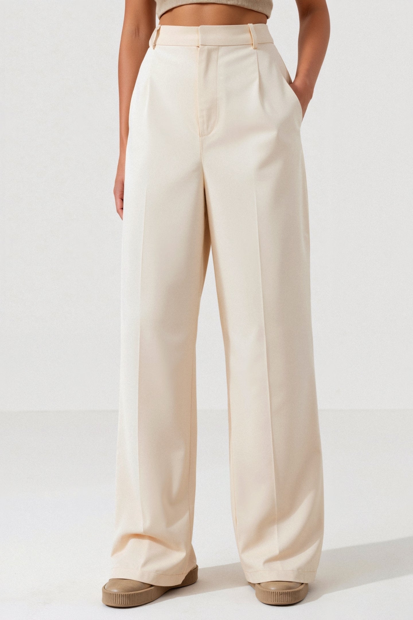 Elegante Damenhose mit weitem Schnitt und Bundfalten