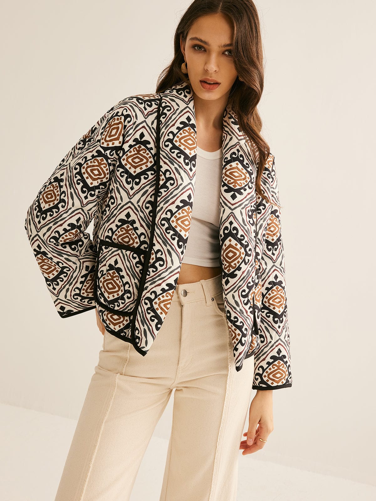 Steppjacke mit Ethno-Muster und Oversized-Schnitt