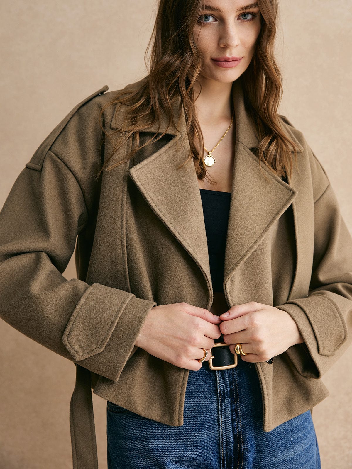 Klara | Kurz geschnittener Wollblazer in Khaki – Stilvolle Eleganz für jeden Anlass