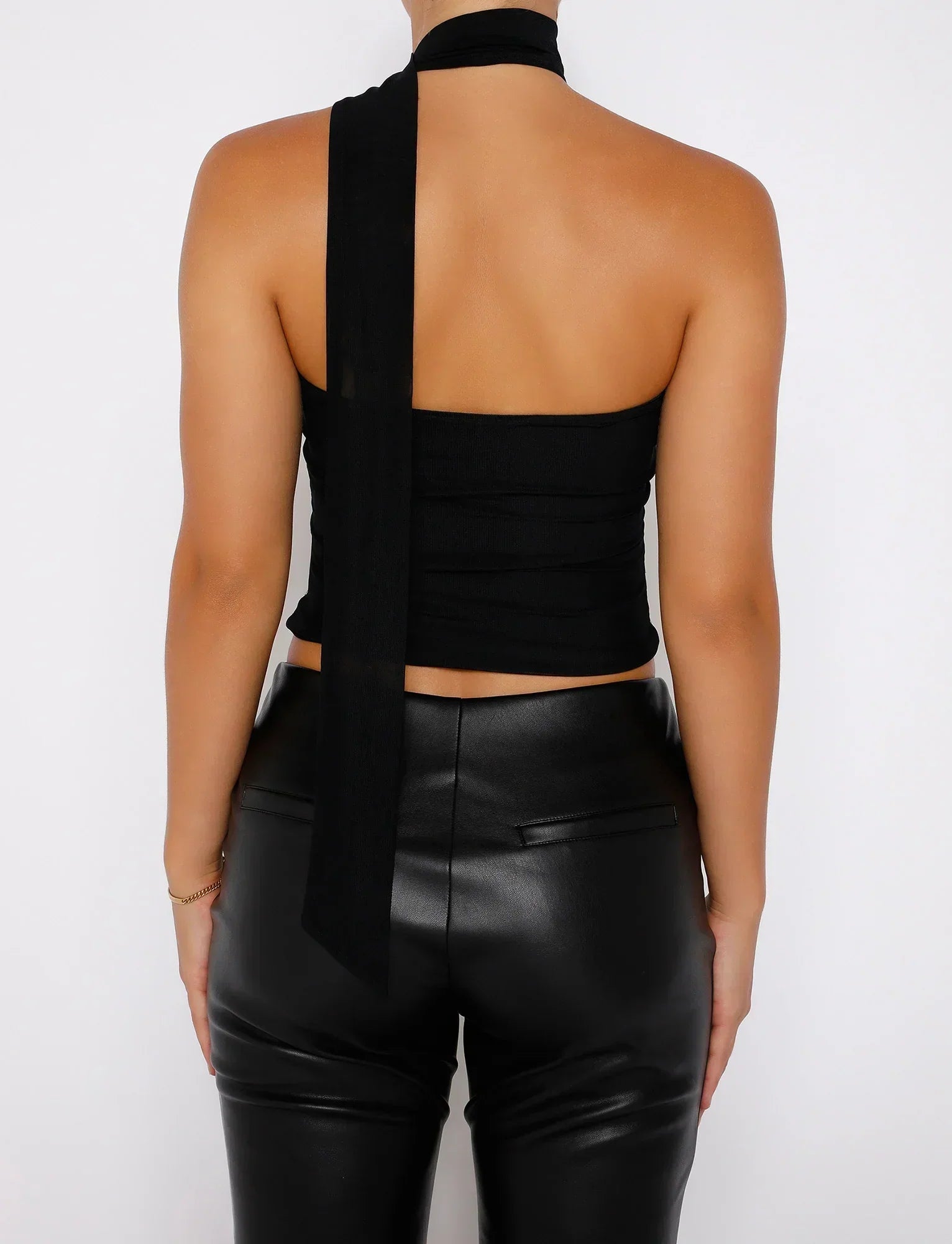 Helga | Minimalistisches Sommer-Style ärmelloses Neckholder Top