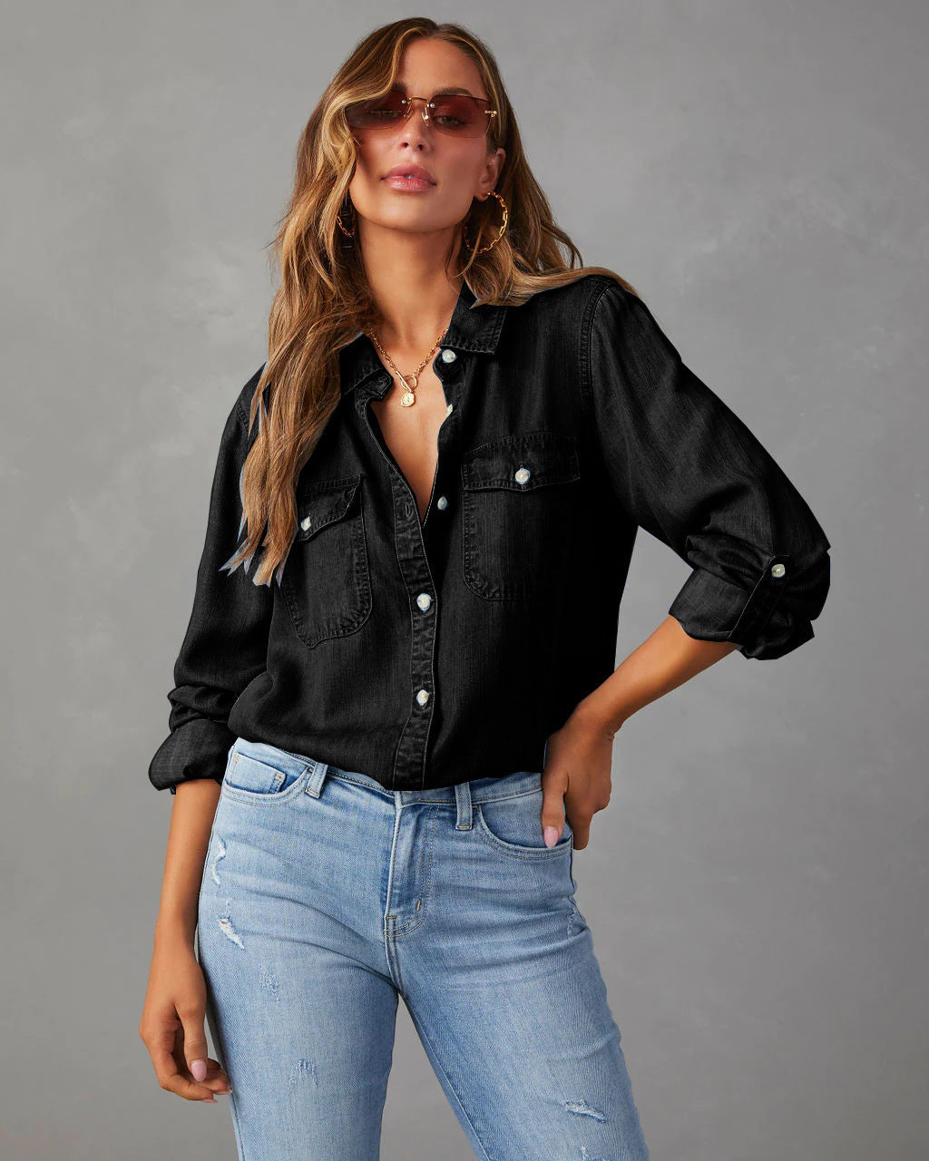 Damen Jeanshemd mit Brusttaschen – Lässiger Stil und entspannter Tragekomfort