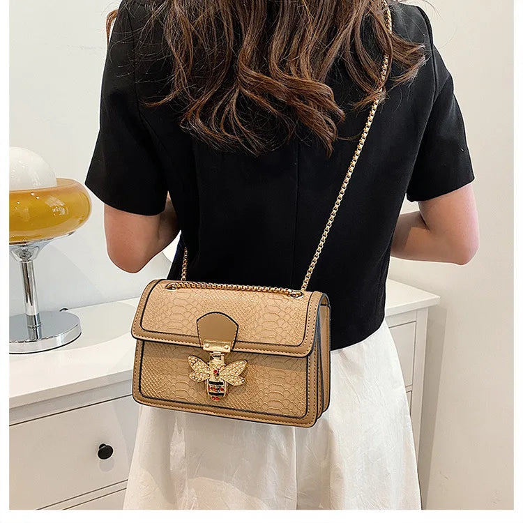 Luxuriöse Crooobody Handtasche. Bienenverschluss Tote Lässig Klappe. Krokodilprint Handtasche