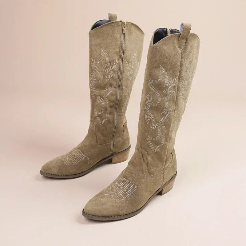 WildWest Chic | Stylische Cowboy-Stiefel für Damen