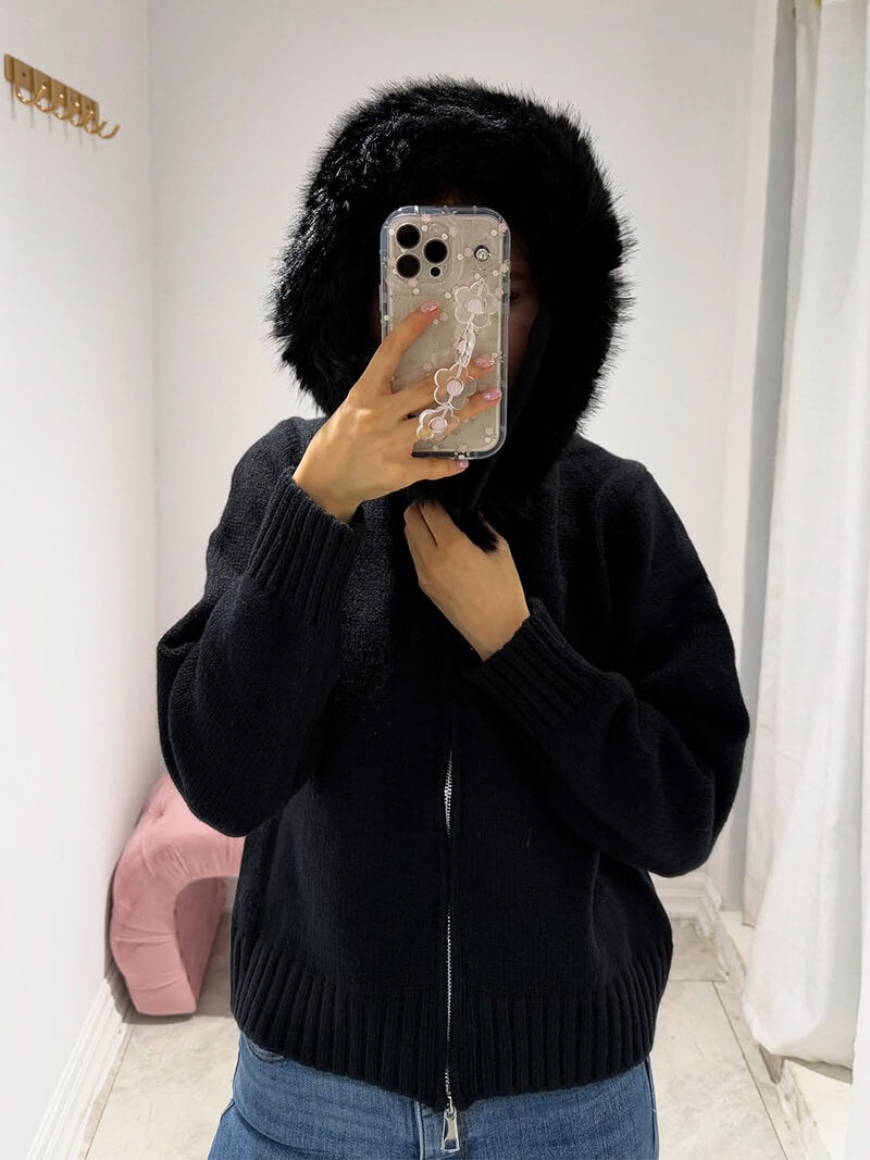 Damen Strickjacke Grau mit Kapuze und Kunstpelz – Warme Winterjacke