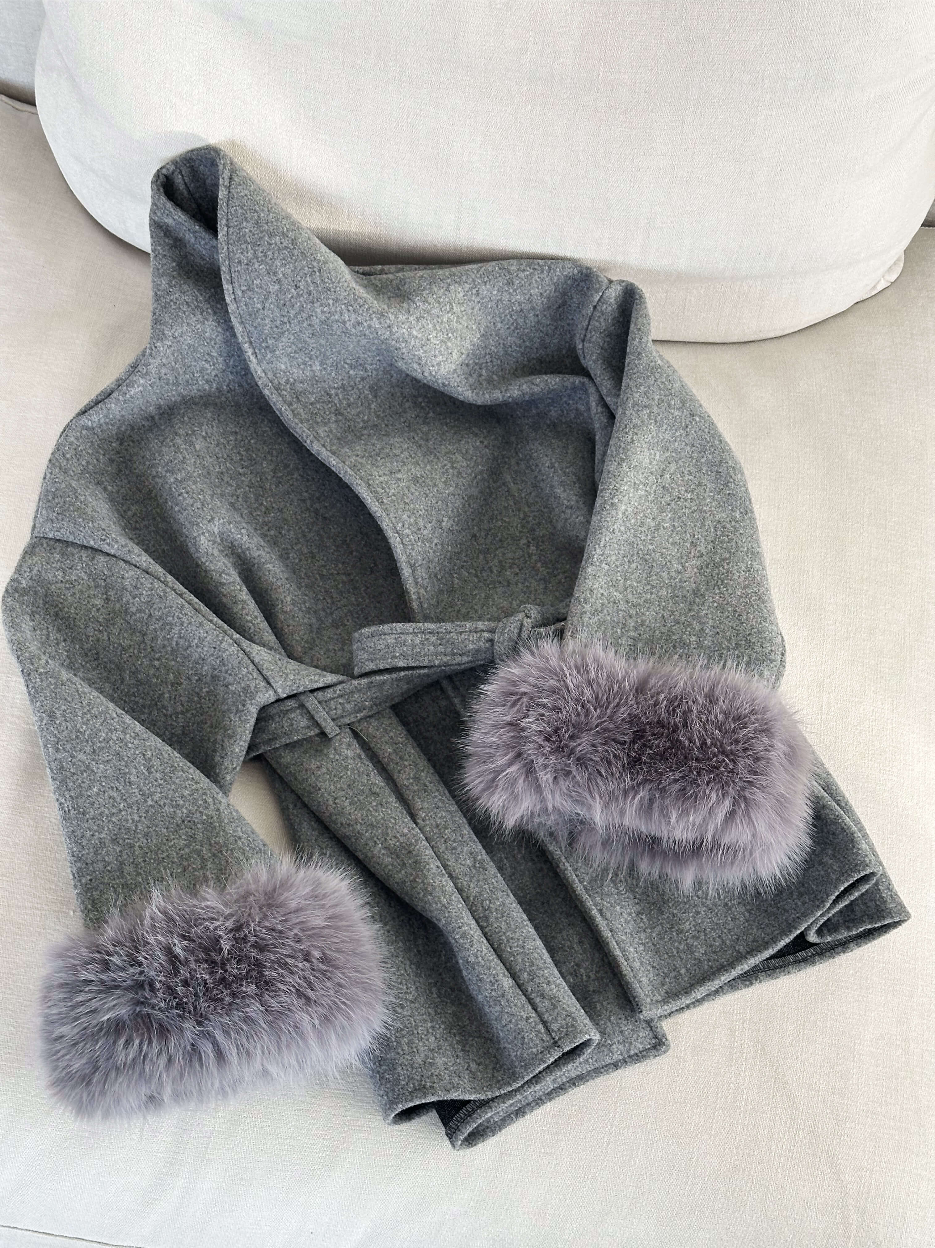 Damen Mantel mit Kunstfellbesatz – Eleganter Winter Kurzmantel