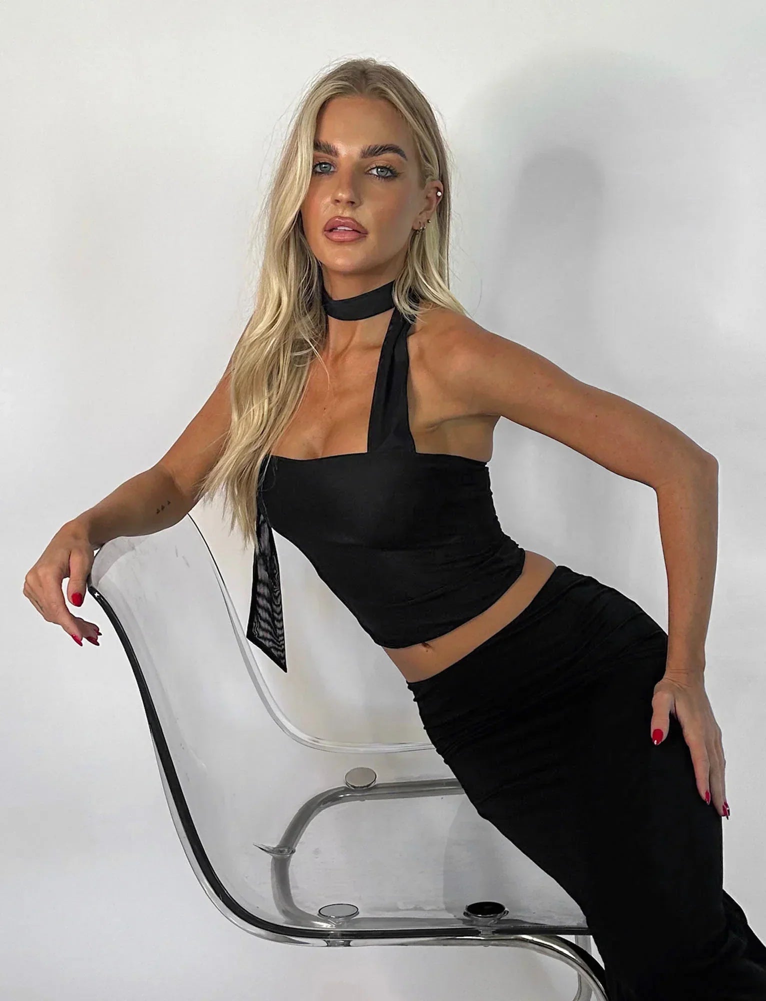 Helga | Minimalistisches Sommer-Style ärmelloses Neckholder Top
