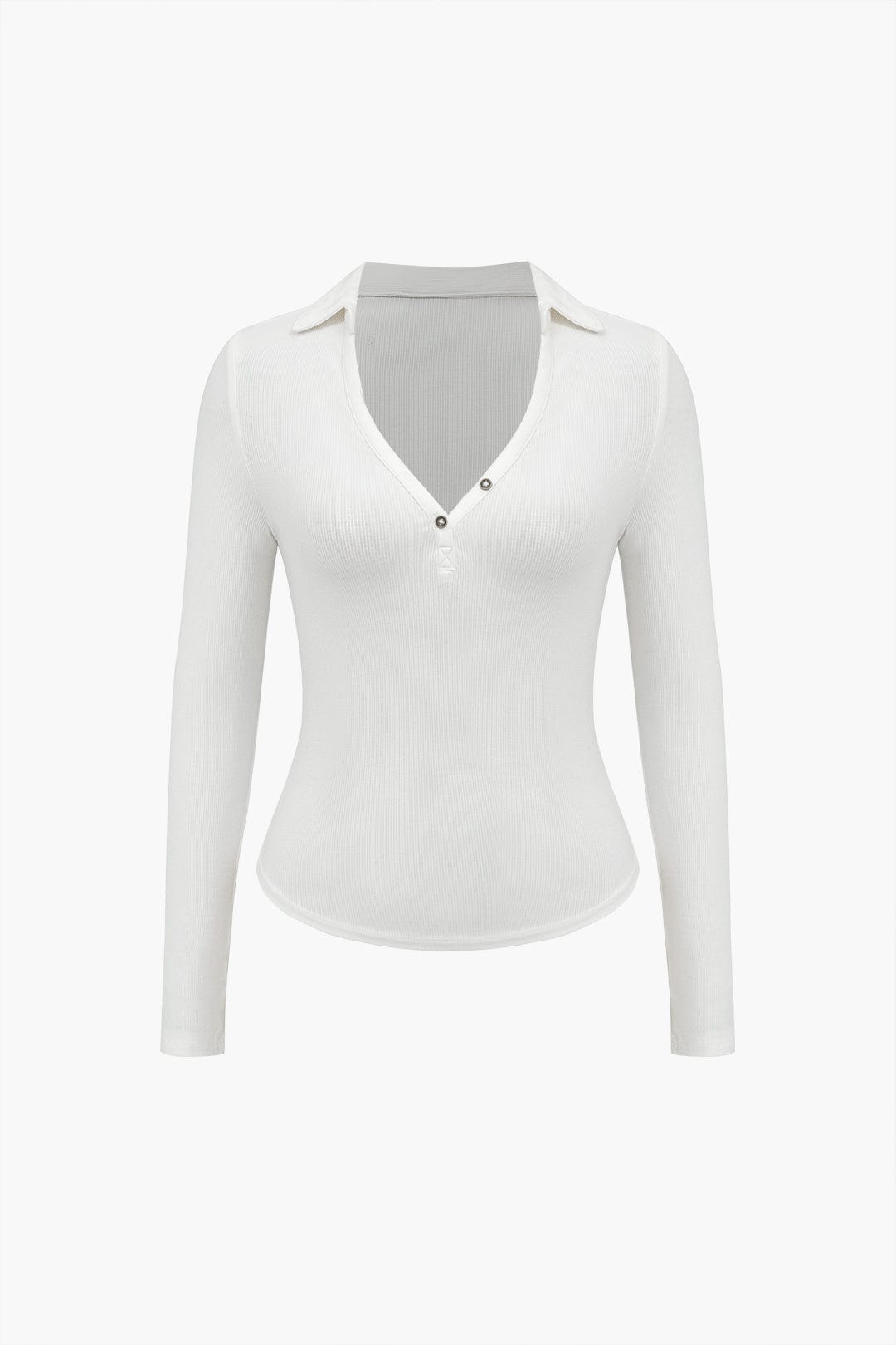Dominique | Figurbetontes Langarm-Poloshirt mit tiefem V-Ausschnitt und eleganten Knopfdetails