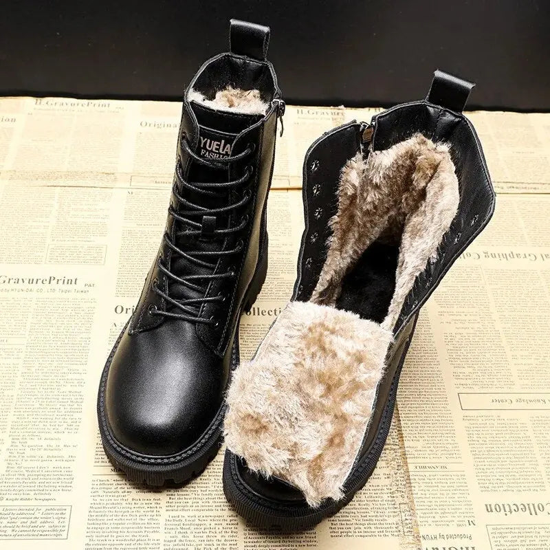 Lia | Schwarze Leder gefütterte Schnürboots mit Profilsohle