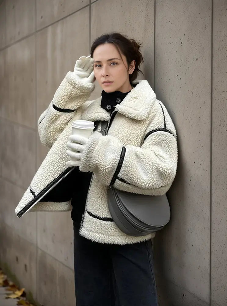 Dominique | Lässige Jacke mit Pelzkragen und Farbblockierung