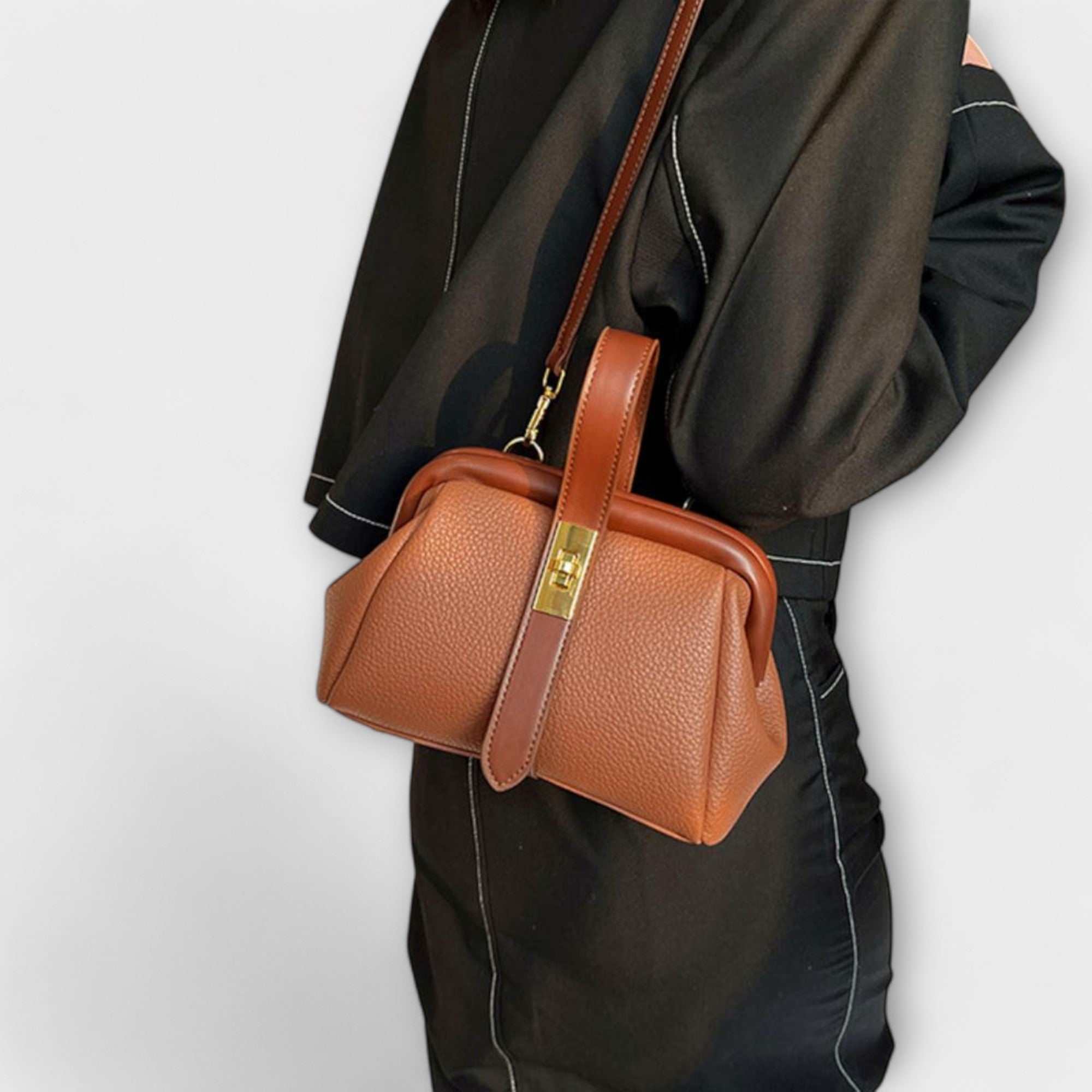 Lora. - Retro-Tasche
