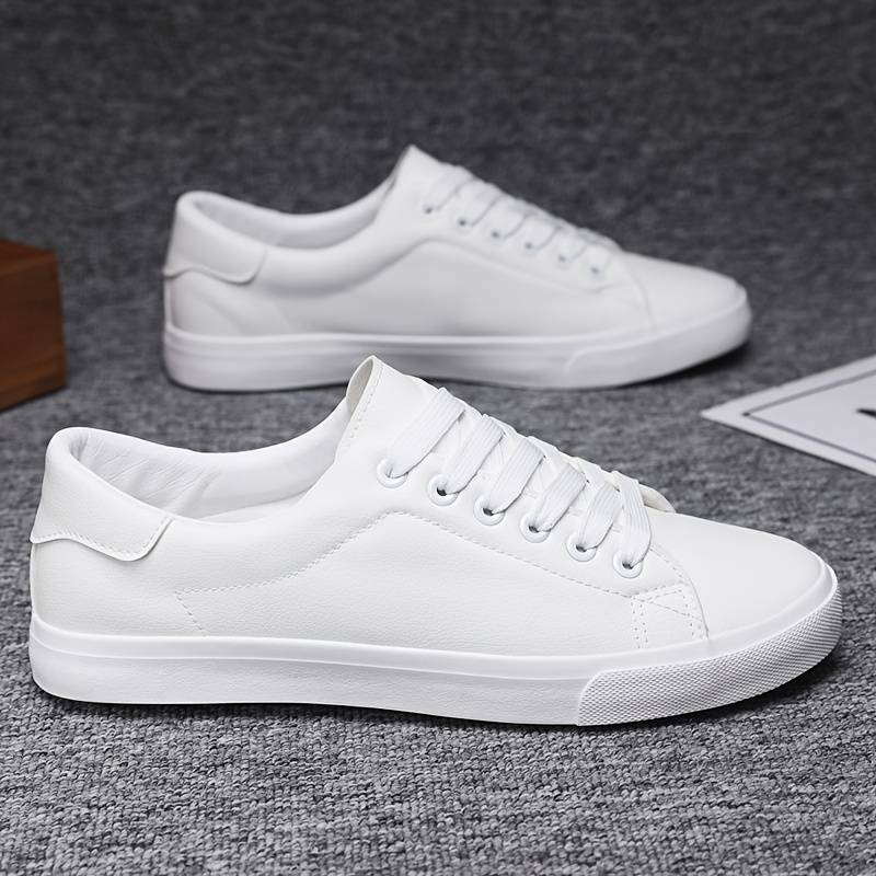 Weiße Sneaker – Schlichte Eleganz und Vielseitigkeit