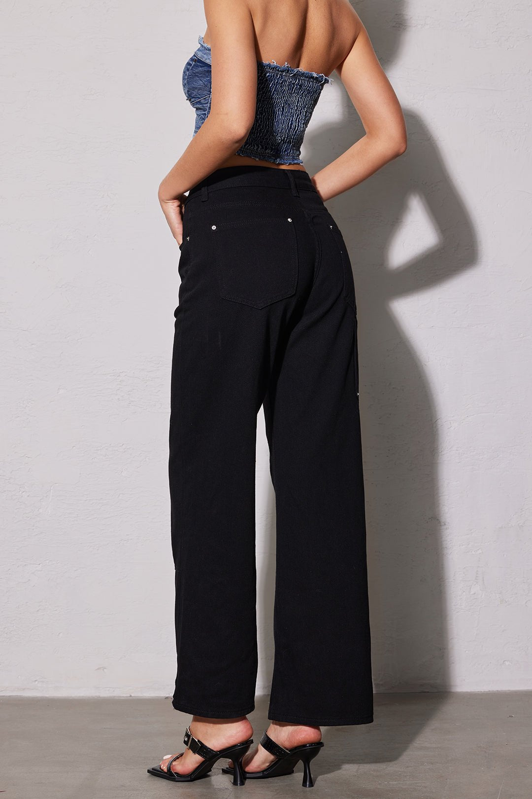 Weit geschnittene Jeans mit modernem Utility-Design