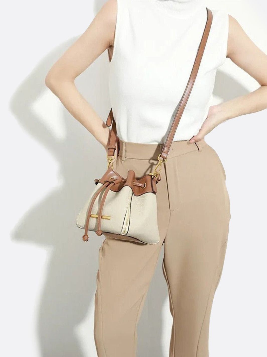 Kleine Leder-Eimer-Tasche